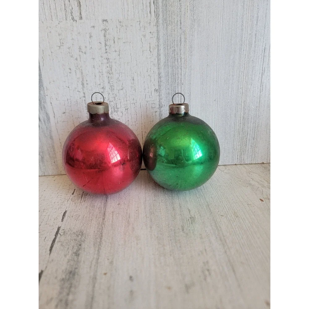 Vintage corning? red green ball glass ornament Xmas unique Victorian home